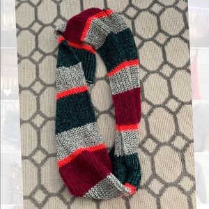 NWOT- infinity Scarf